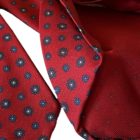 5-fold red tie floral motif